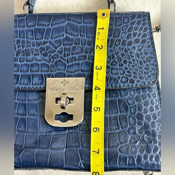 Patricia Nash Blue Leather Croc-Embossed Crossbody Bag Stylish Hardware - Picture 6 of 16